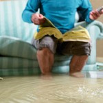 Затопили соседей снизу: что делать, как оценить ущерб